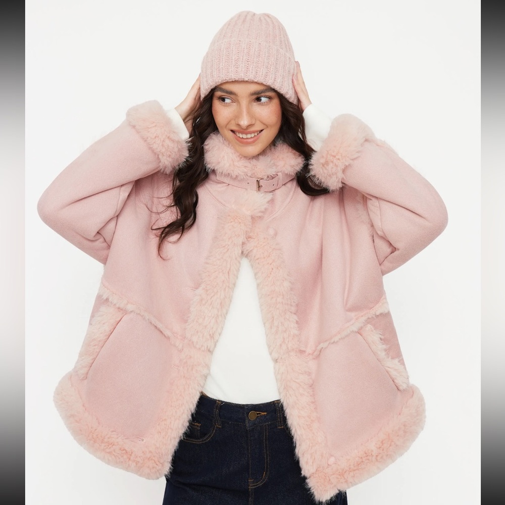 FAUX SHEARLING BELTED OVERSIZED
JACKET WITH FAUX FUR TRIM